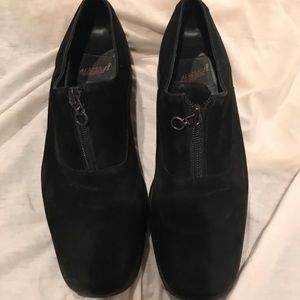 Aerosoles black suede shoe bootie